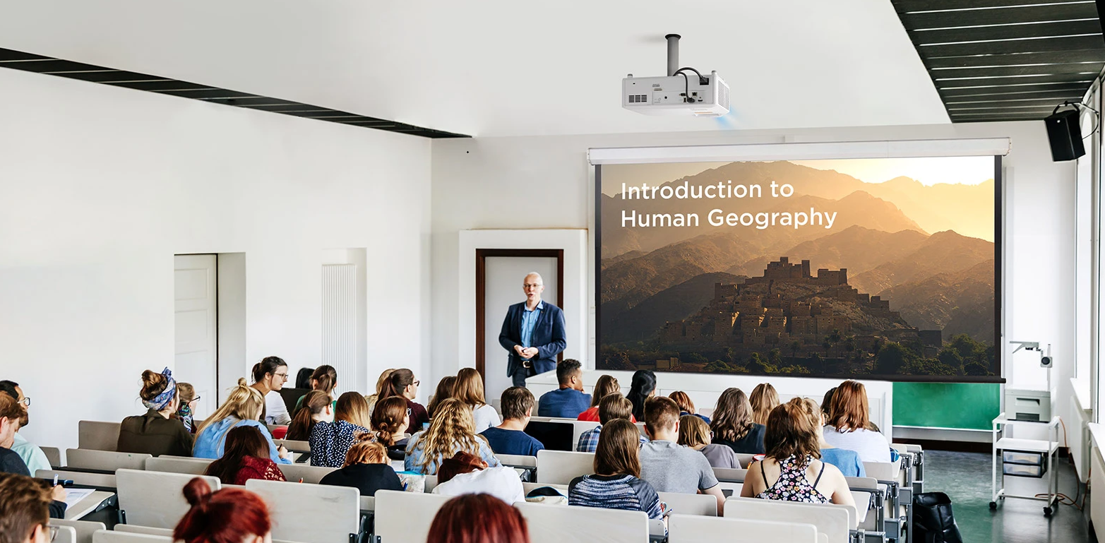 Trong Thời Đại Giáo Dục 4.0, Máy Chiếu Hỗ Trợ Giảng Viên Truyền Tải Kiến Thức Trực Quan, Nâng Cao Chất Lượng Bài Giảng Và Môi Trường Học Tập.