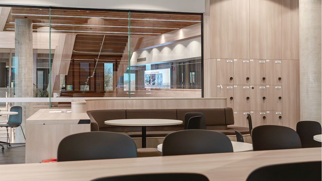 Màn Hình DLED ViewSonic: Giải Pháp Truyền Thông Mới cho Caulfield Grammar School