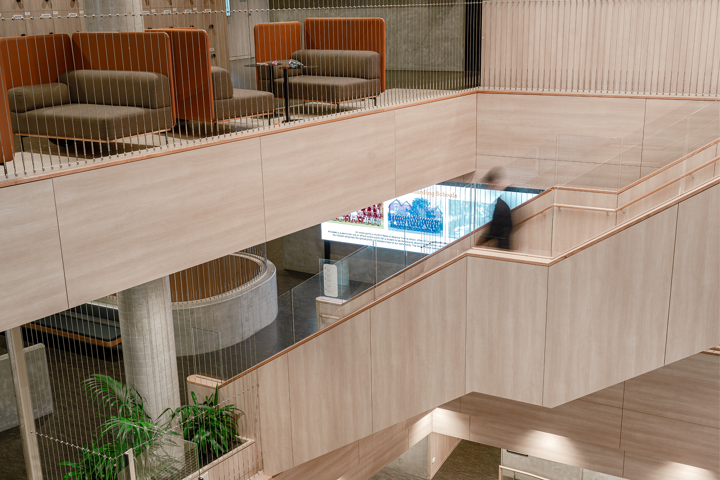 Màn Hình DLED ViewSonic: Giải Pháp Truyền Thông Mới cho Caulfield Grammar School