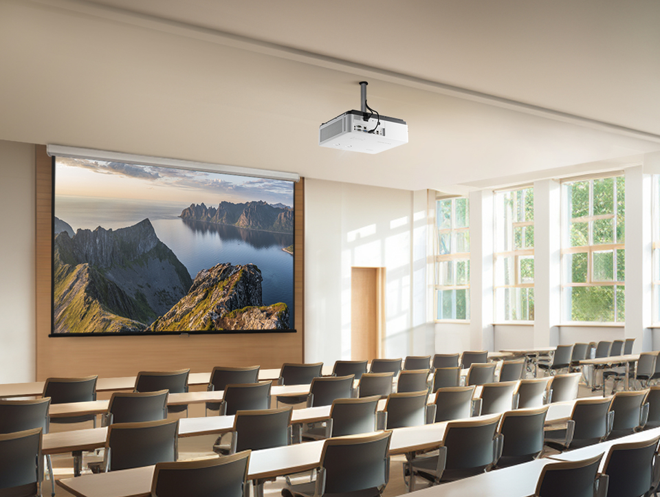 Hình Ảnh Sáng Rõ Với Độ Sáng 6000 ANSI Lumens