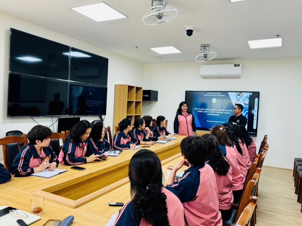 Trường Mầm Non A Tiên Phong Đổi Mới Giáo Dục Cùng Màn Hình Tương Tác Thông Minh
